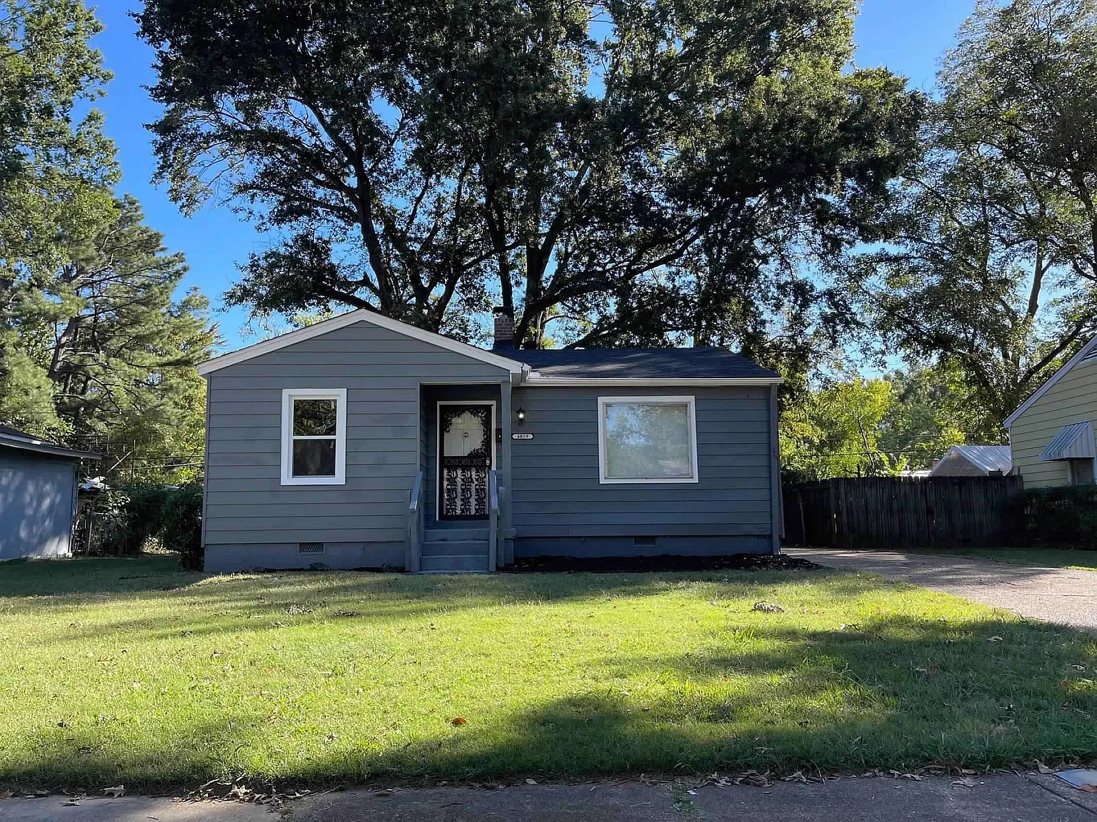 2 bed, 834 sqft, $950 — Photo 1