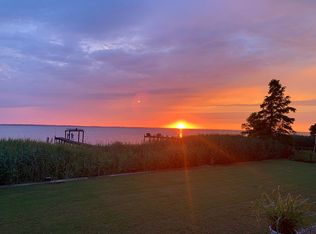 4004 Martins Point Rd, Kitty Hawk, NC 27949