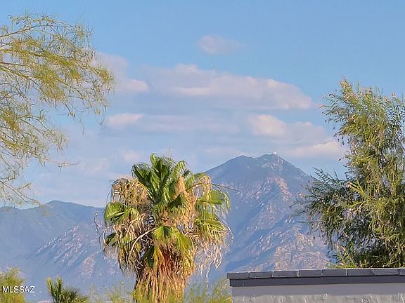 2nd image of 109 E Los Arcos