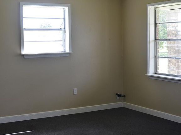 5th image of 1813 Estalote Ave