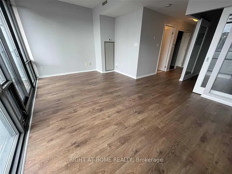 37 Grosvenor St #2905 — Photo 11