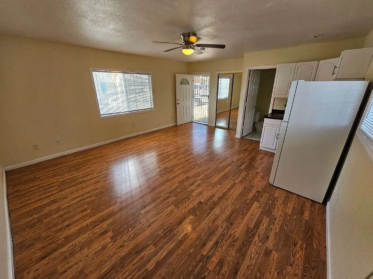 Studio, 1.0 bath, 388 sqft, $775 — Photo 4