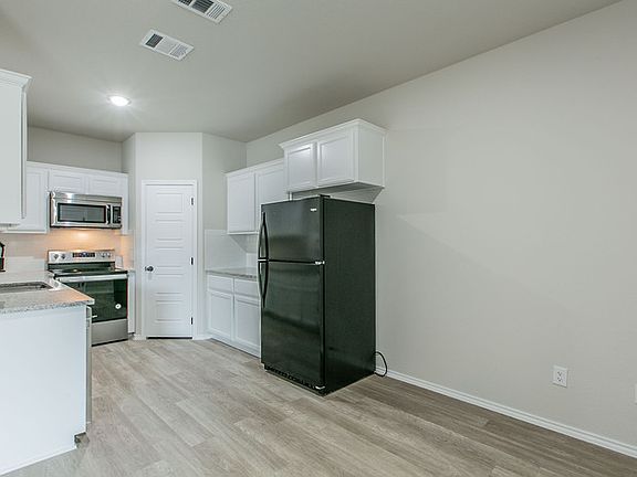 4th image of 713 Eastland Dr #A