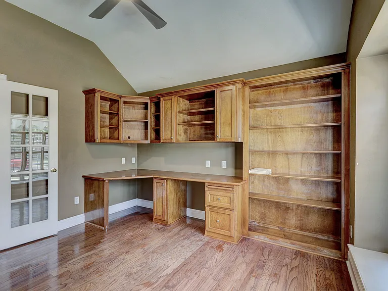 2104 Del Simmons Dr — Photo 14