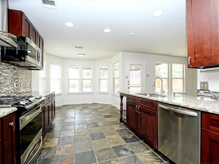 20601 Camel Back St — Photo 11