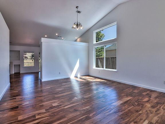 4th image of 252 Gisela Dr