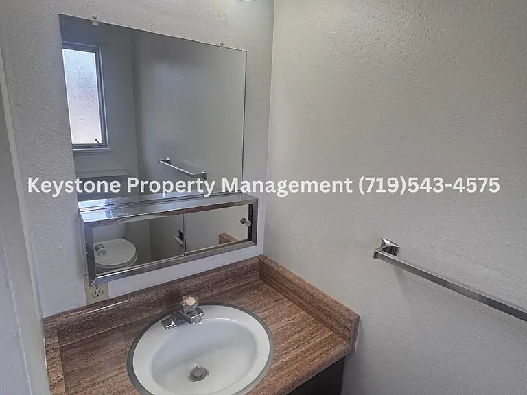 Updated 2 Bedroom Belmont Townhome with Attached Garage & Fenced Yard $1300/$1300 — Photo 14
