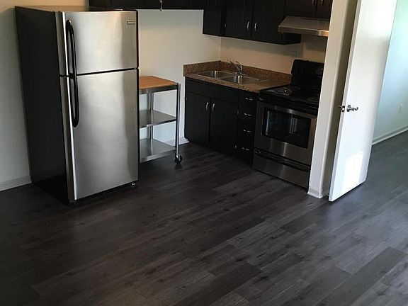 4th image of 630 Central Ave APT 3