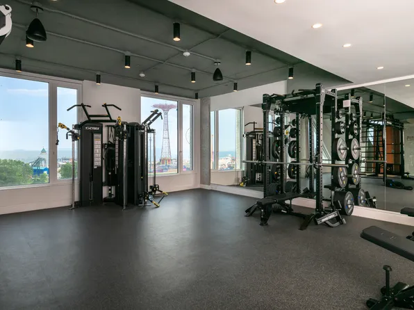 1515 Surf Avenue image 17 of 29