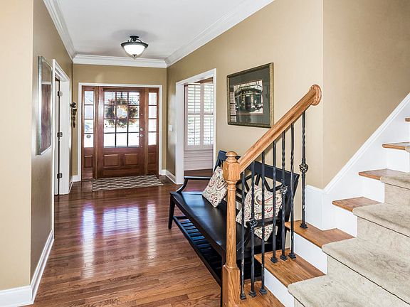 3rd image of 646 Deanwood Ln