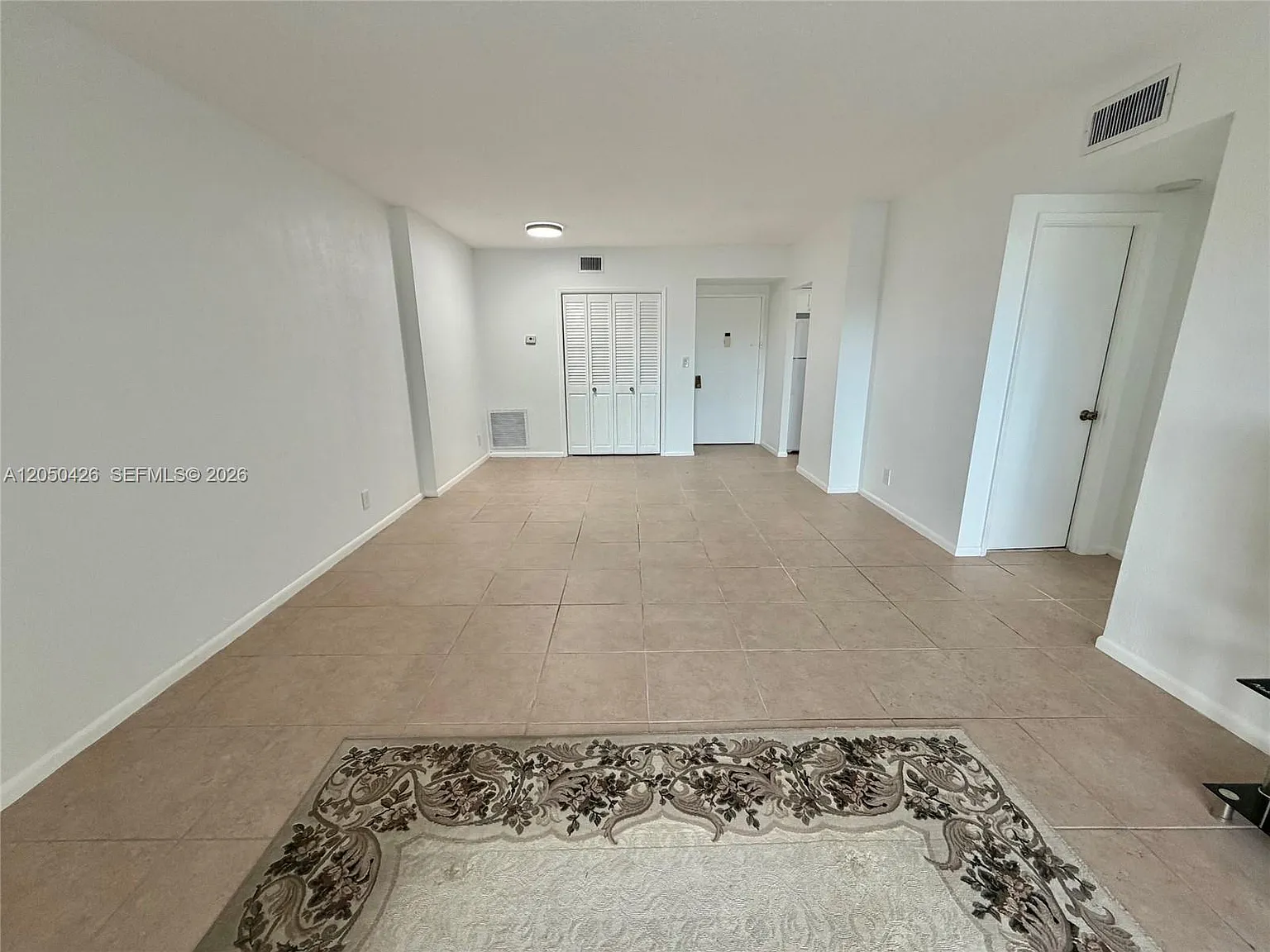 Hillcrest No 21 Condo — Photo 3