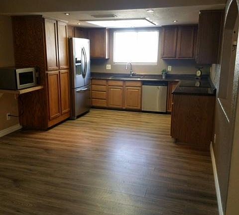 4th image of 240 W Juanita Ave