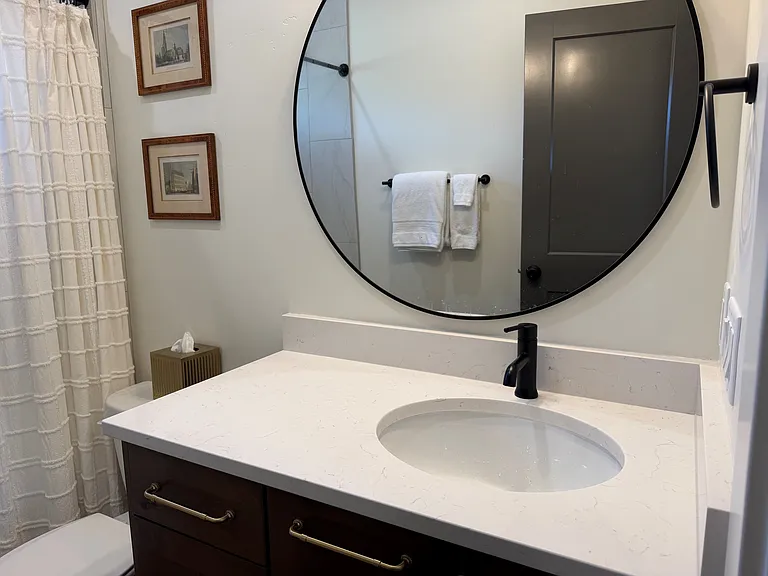 Main level full bathroom