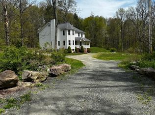 425 Crestmont Dr #425, Newfoundland, PA 18445