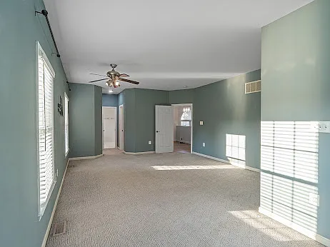 3 bed, 2084 sqft, $3,500 — Photo 4