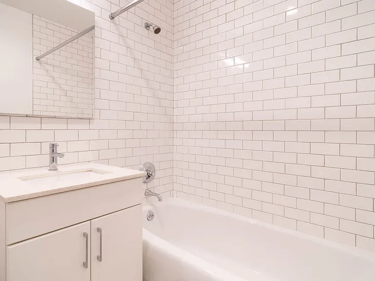 600 Washington St #209 — Photo 16