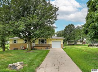 8402 Cedar Island Rd, Bellevue, NE 68147