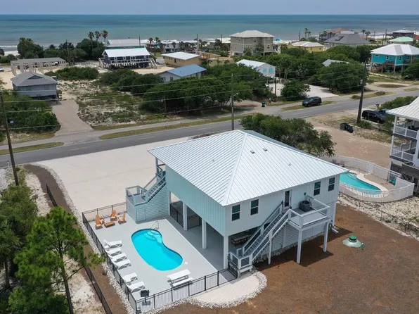 941 W Gulf Beach Dr, Eastpoint, FL 32328