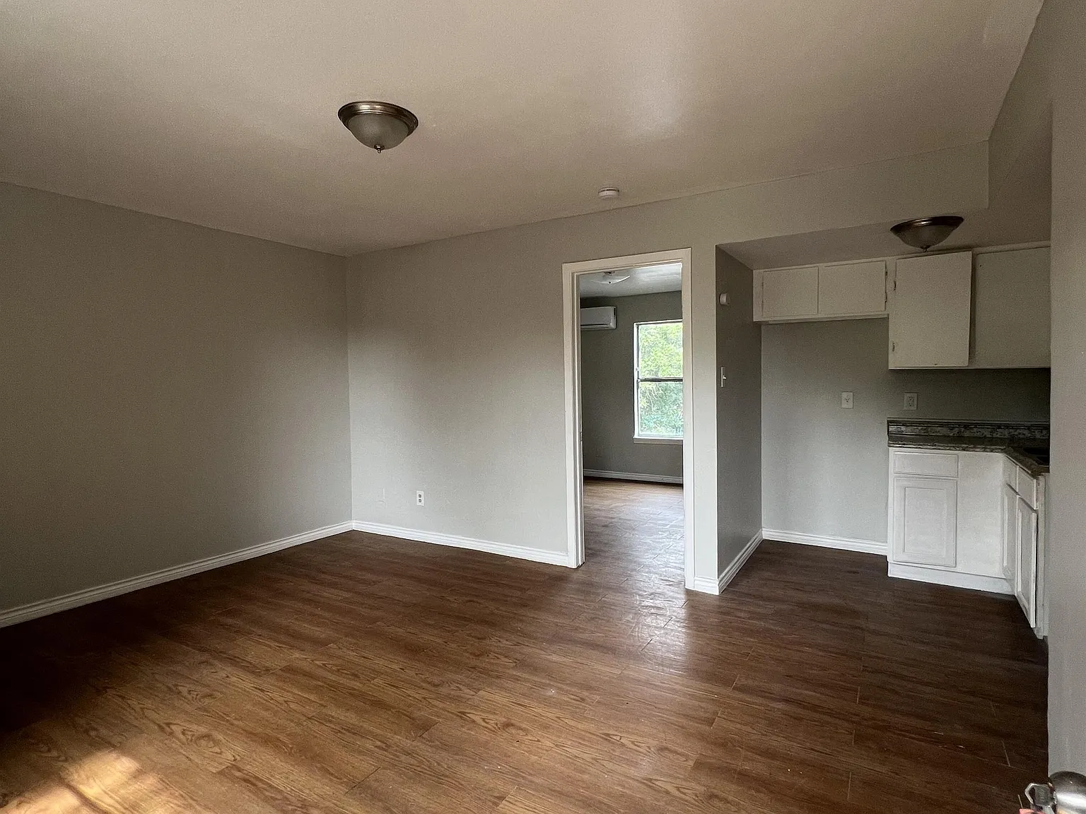 1723 West Mayfield Blvd - 5 — Photo 3
