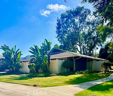 3rd image of 28670 Conejo View Dr