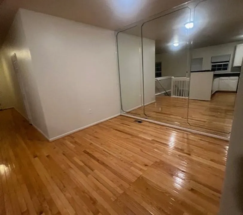 1053 Maiden Ln