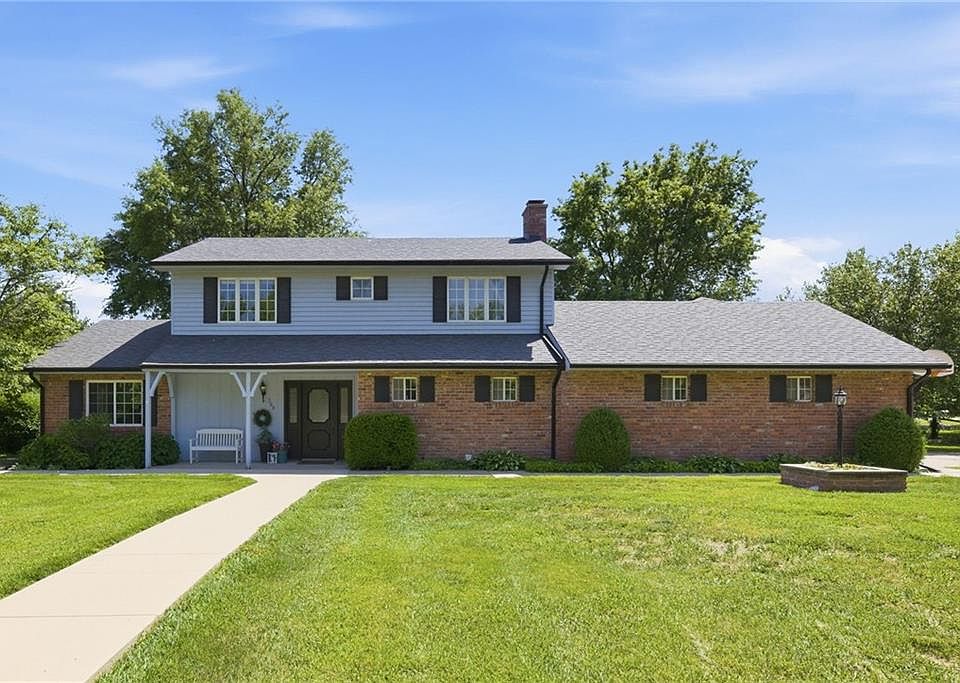 1st image of 308 Canary Ln
