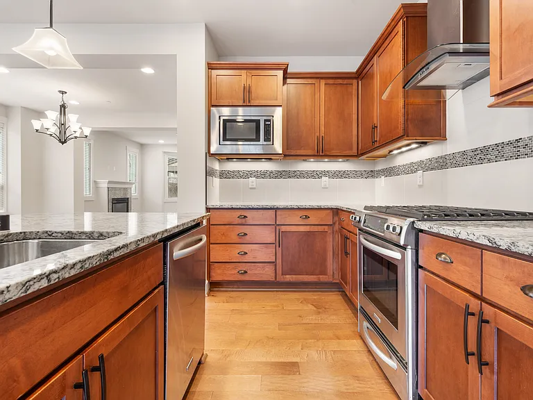 1316 Chelsea Walk NE — Photo 8