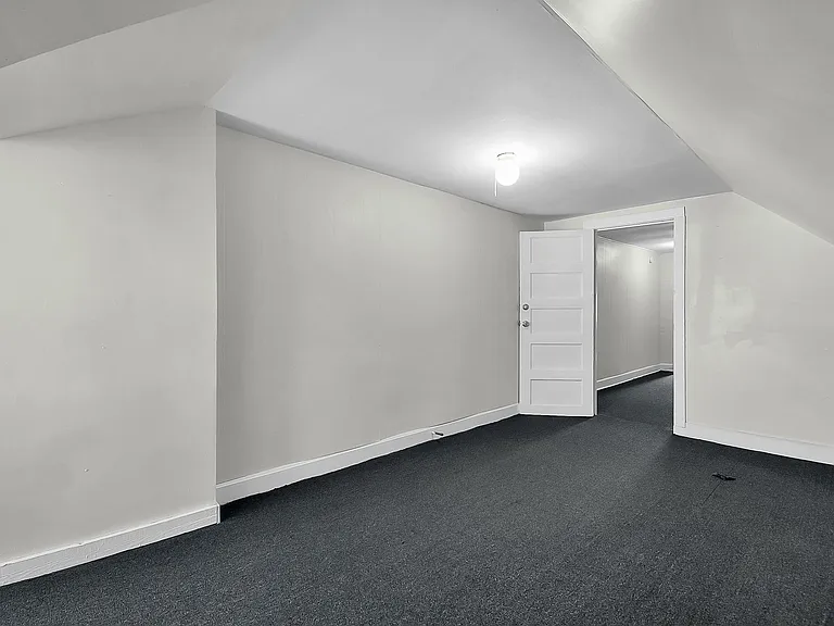 1506 Summit St — Photo 19