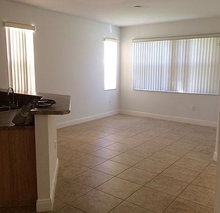 3rd image of 953 NE 37th Ave
