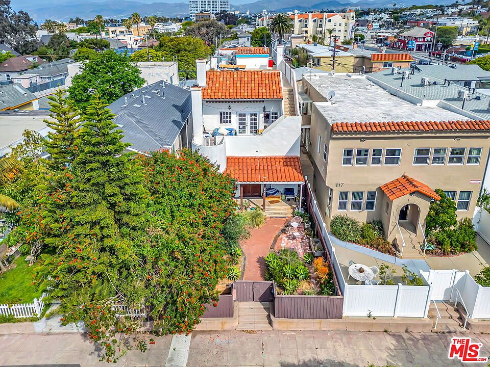 1st image of 111 Paloma Ave