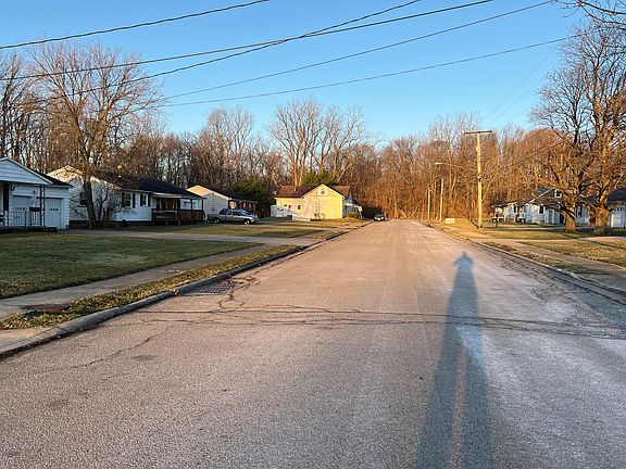 4th image of 190 Kinkel Ave