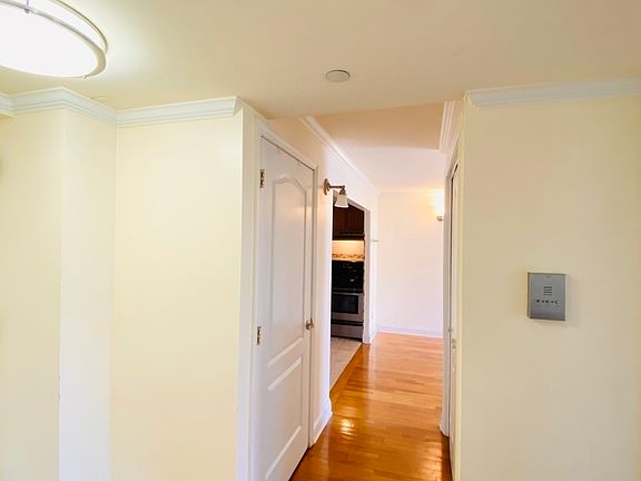 4th image of 1443 28th Ave APT 4A