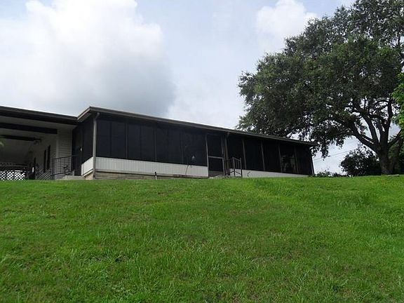 4th image of 2055 S Floral Ave