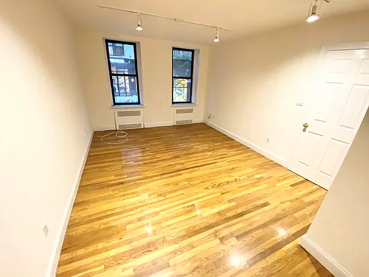 Rented by MOTION New York | media 7
