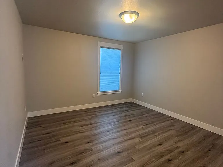 6033 Farmstead Ave — Photo 10