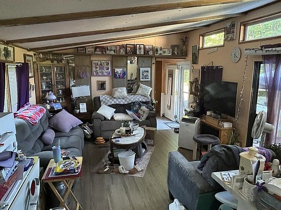 2nd image of 320 Old Lake Shore Road #6