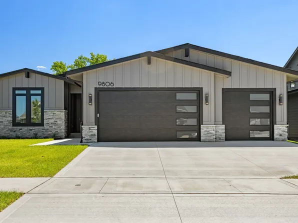 9806 Watermeadow Cir, Johnston, IA 50131