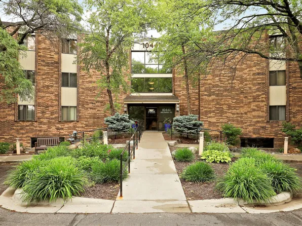 10441 Greenbrier Rd APT 222, Minnetonka, MN 55305