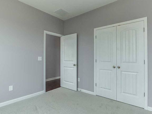 4th image of 781 Halford Pl