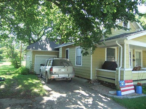 3rd image of 805 N Kuney St