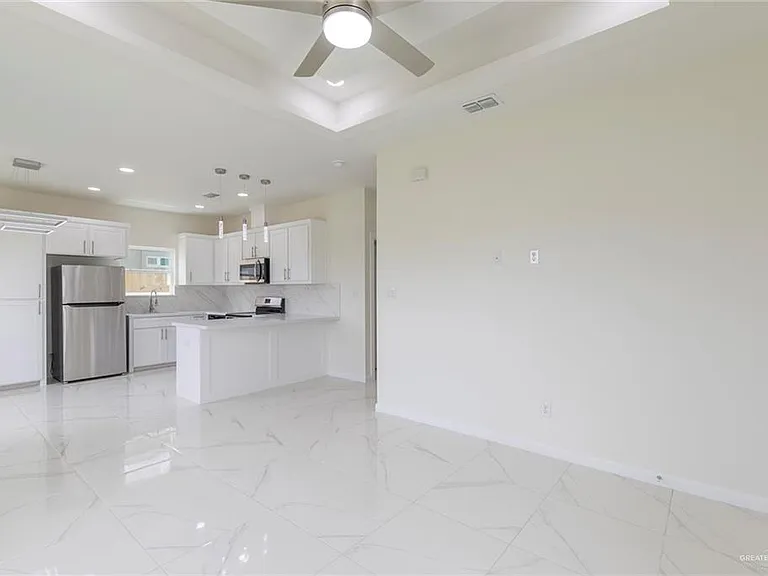 1902 W Violet Dr #4 — Photo 10