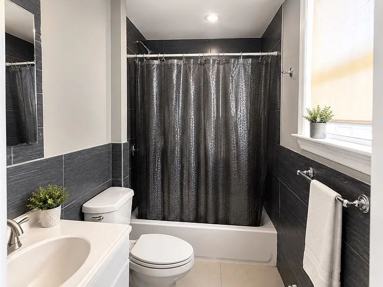 717 Livingston St #1 — Photo 4