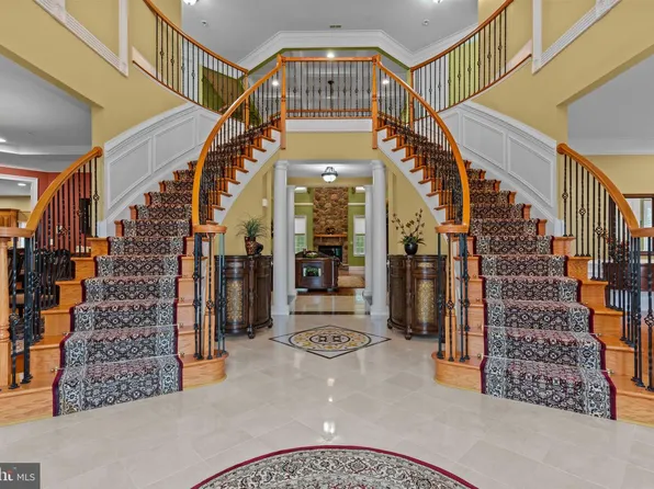 288 Jane Chapman Dr E #E, Newtown, PA 18940