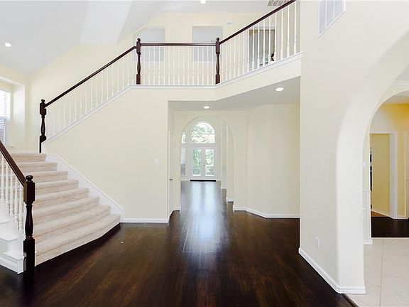 5th image of 991 Regency Dr
