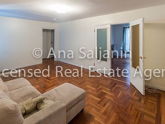 4th image of 2519 34th St APT 2R
