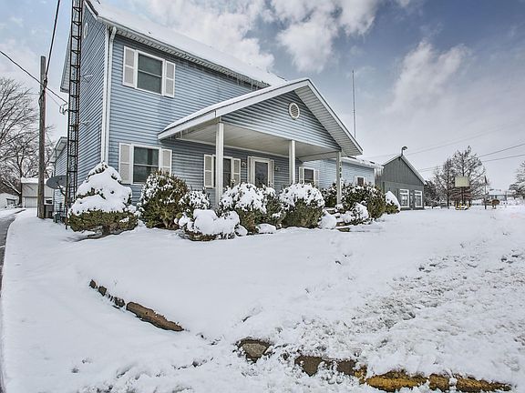 2nd image of 108 W Mill St