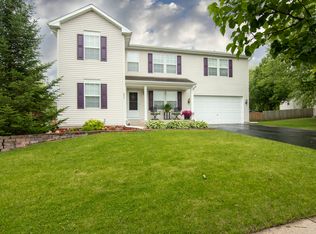 2315 Huntington Dr, Belvidere, IL 61008
