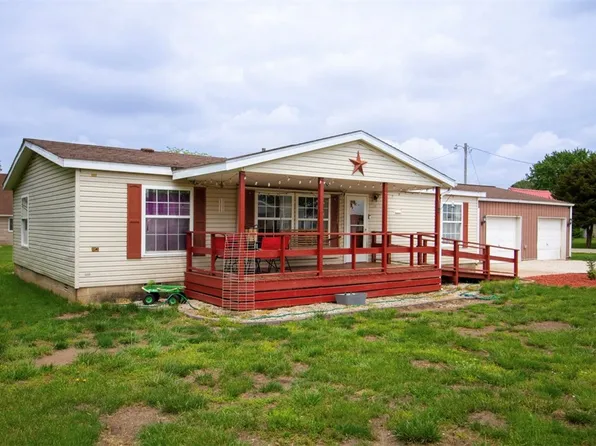 111 E Donham St, West Union, IL 62477