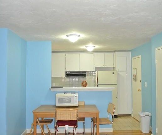 3rd image of 1105 Lexington St Unit 7-6