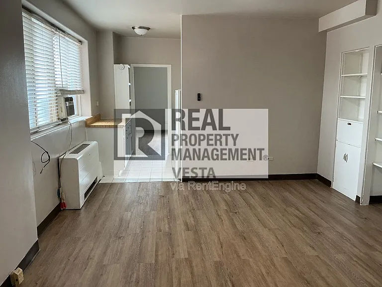 Ashley Towers — Photo 2